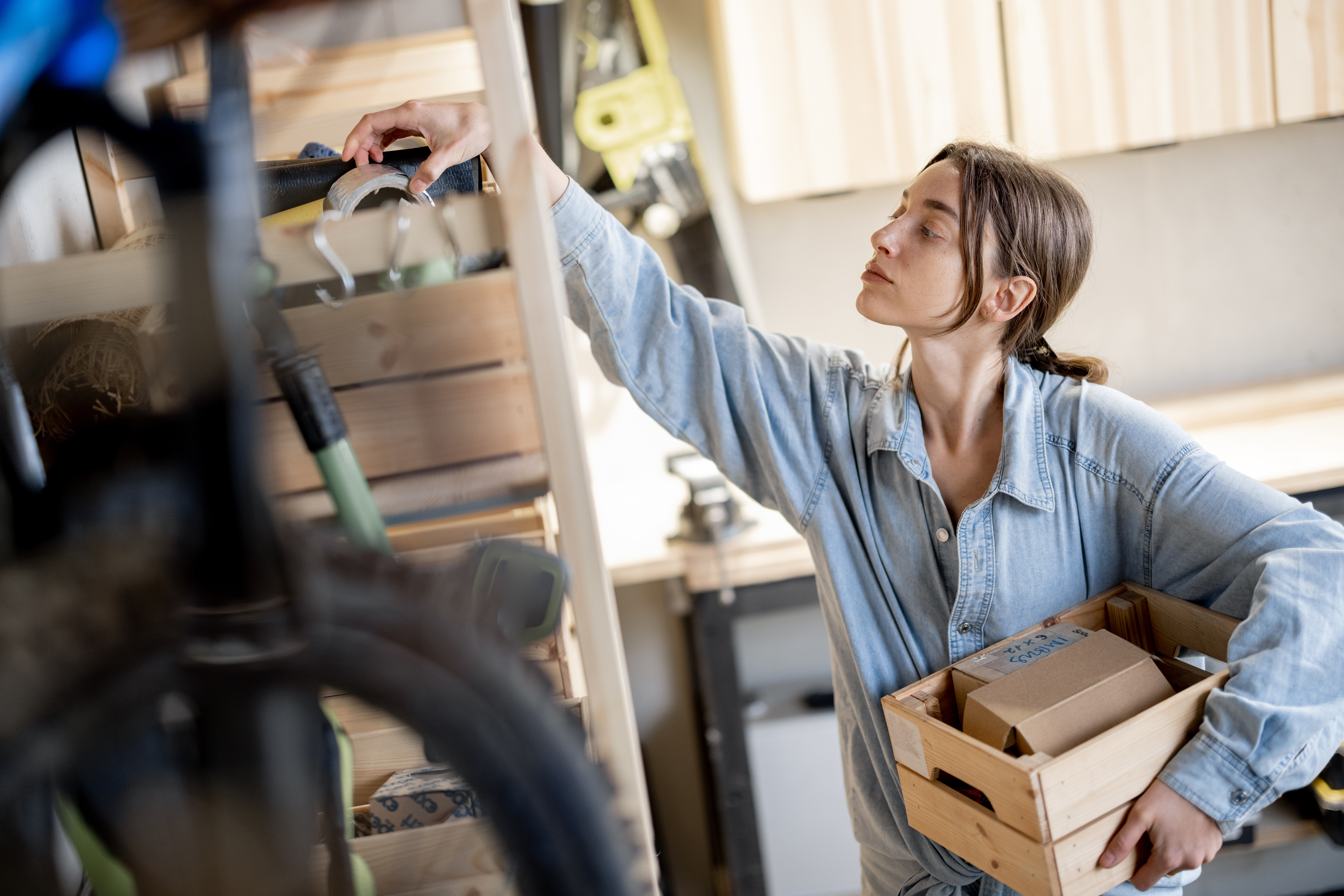 Come organizzare la cantina: consigli utili per creare spazio