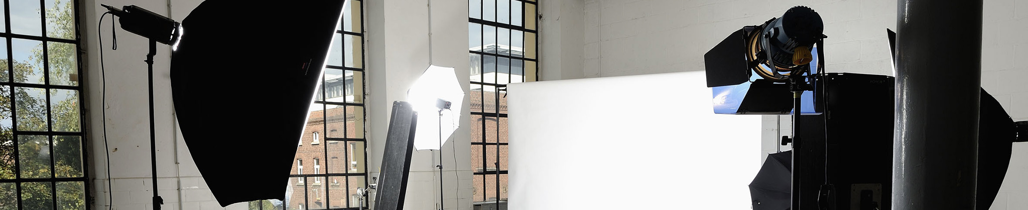 Cerchi magazzini in affitto dove sistemare allestimenti e set fotografici?