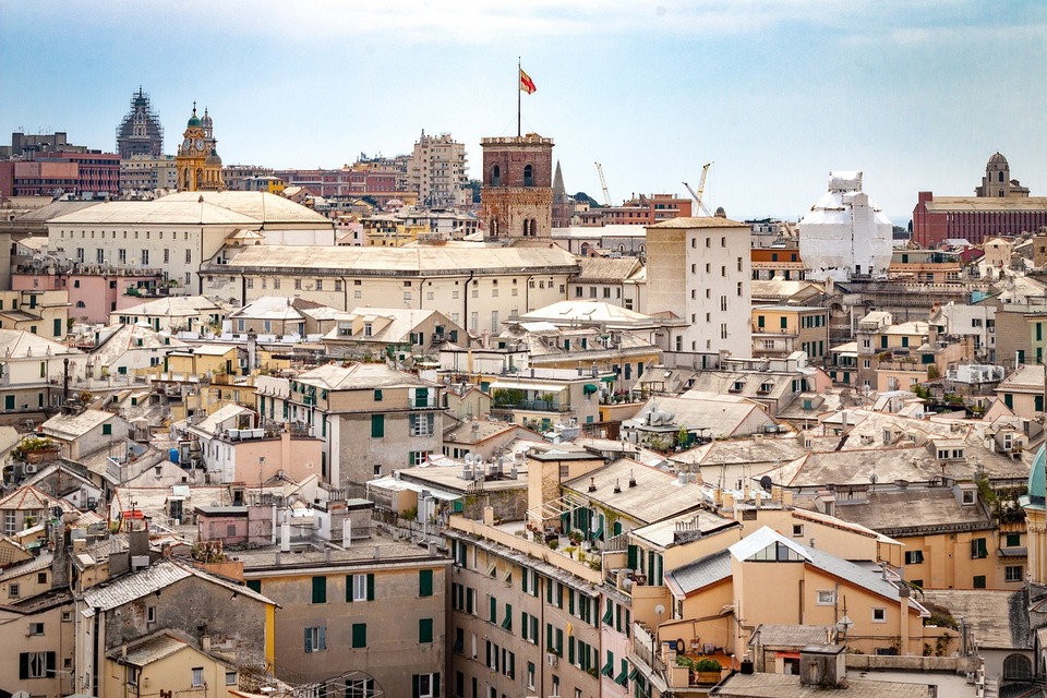 veduta di genova case e palazzi