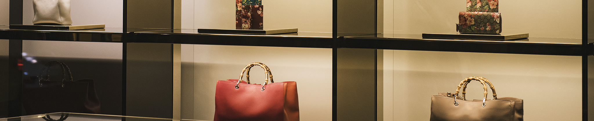 Organizza il tuo showroom con il servizio affitto magazzino Casaforte
